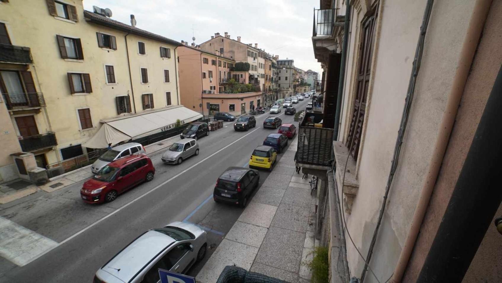 Destiny Home 2 Verona Piazza Isolo Exterior foto
